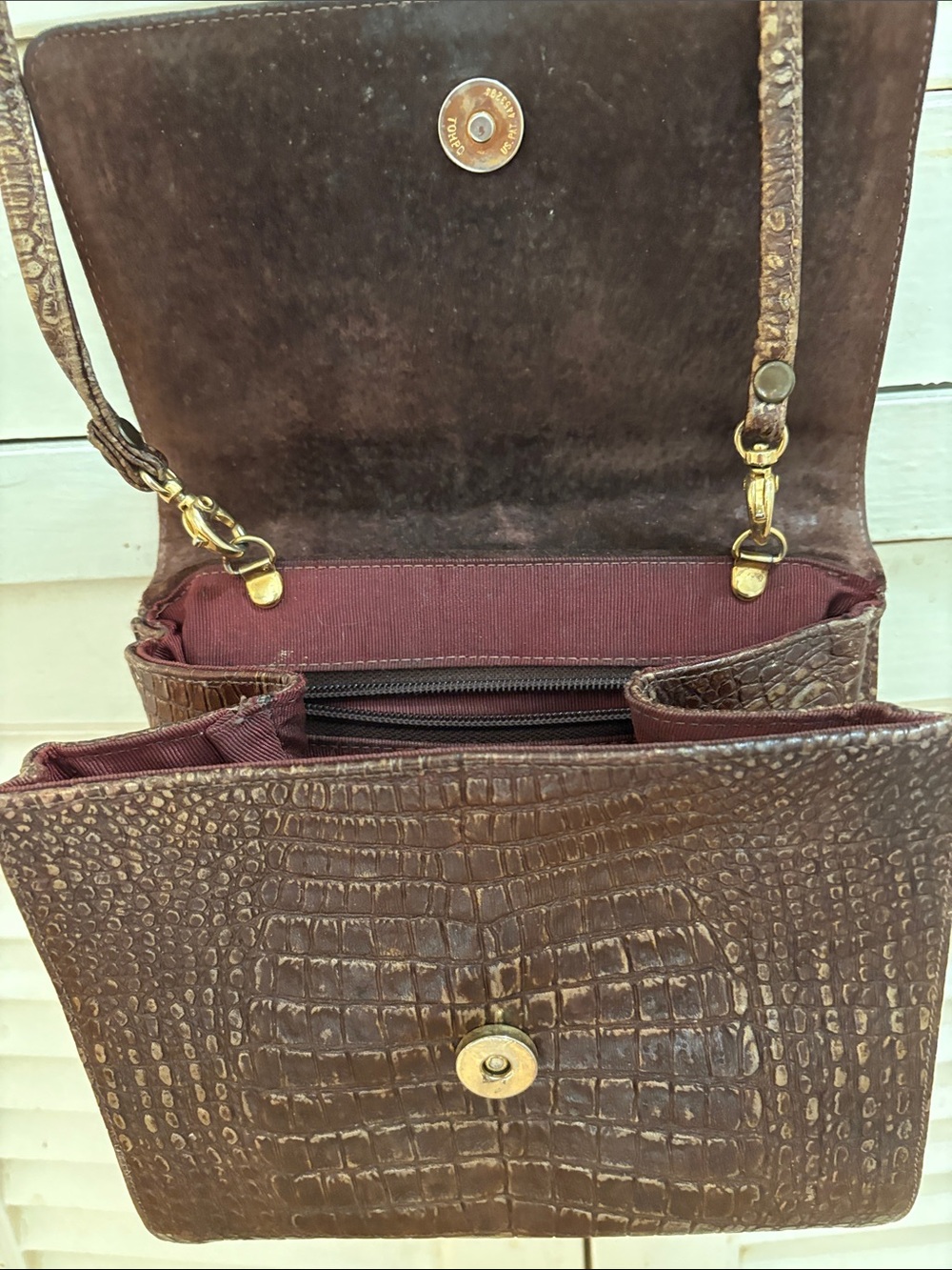 Brown Croc-Embossed Women’s Crossbody Bag